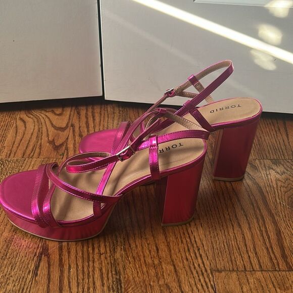 Torrid Strappy Platform Heeled Sandal Size 9.5 WW - Picture 4 of 5